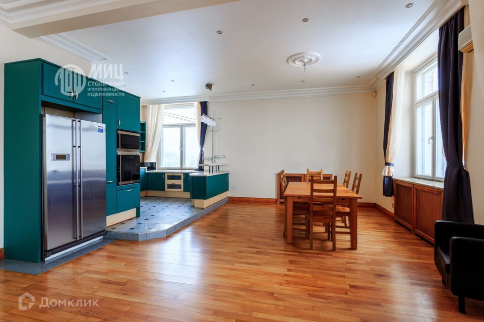 Продаётся 6-комнатная квартира, 286.4 м²