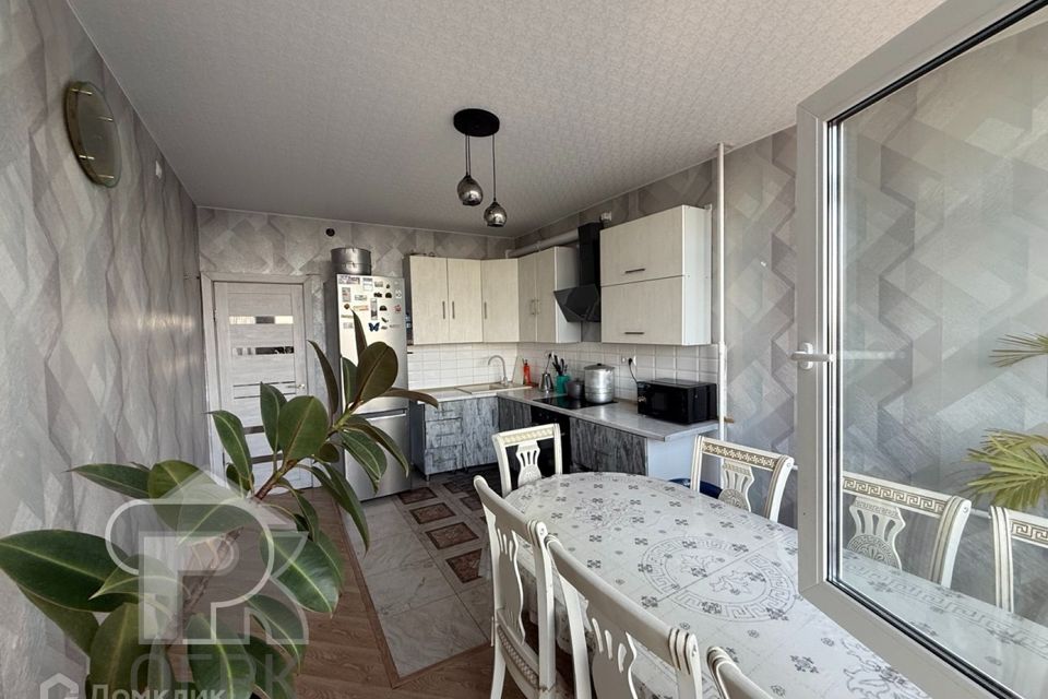 Продаётся 3-комнатная квартира, 102 м²