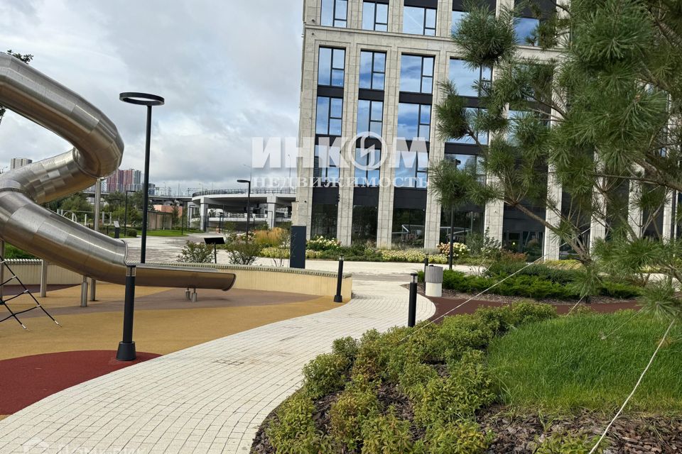 Продаётся 3-комнатная квартира, 111.8 м²