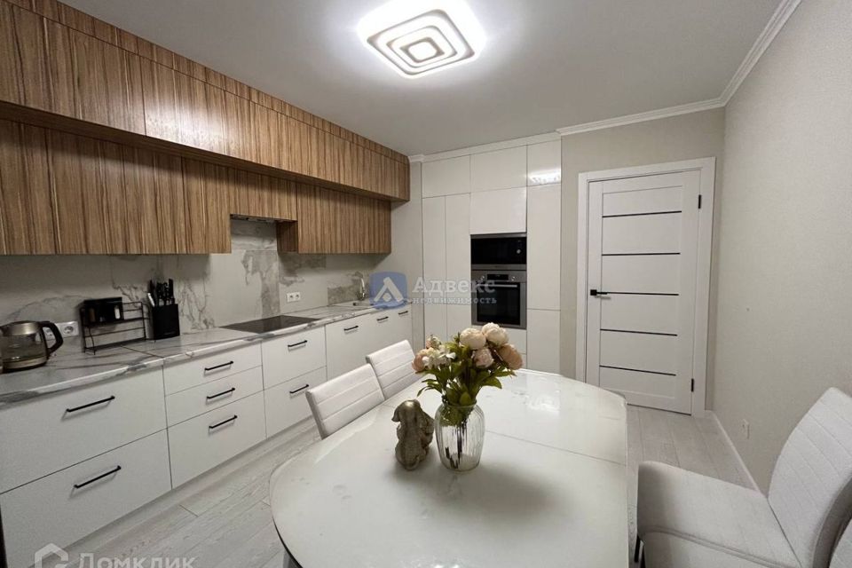 Продаётся 3-комнатная квартира, 93 м²