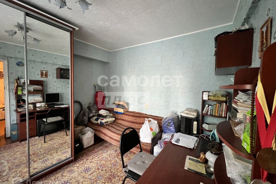Продаётся 4-комнатная квартира, 59 м²