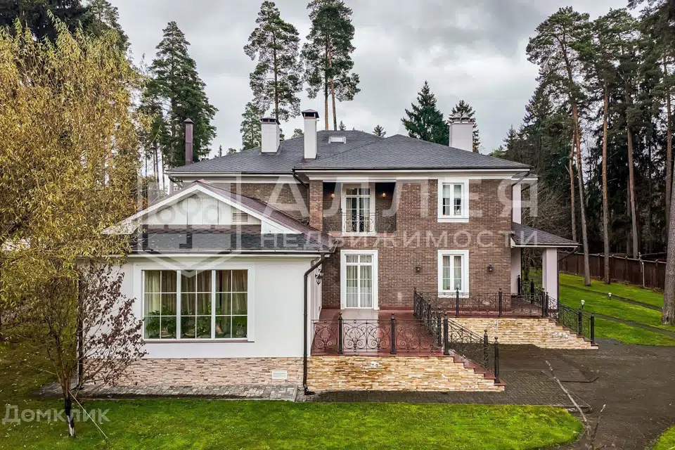 Продаётся 2-этажный дом, 595 м²