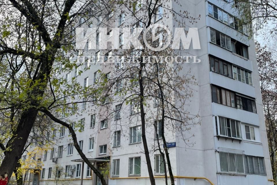 Продаётся 4-комнатная квартира, 62.3 м²