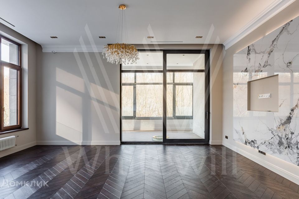 Продаётся 4-комнатная квартира, 250 м²