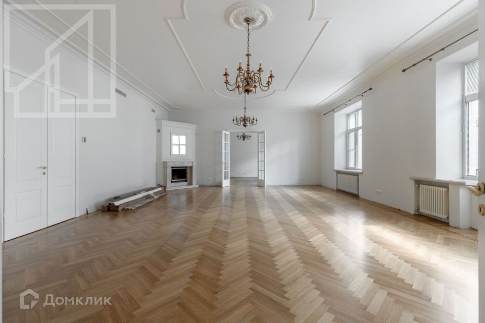 Сдаётся 6-комнатная квартира, 330 м²