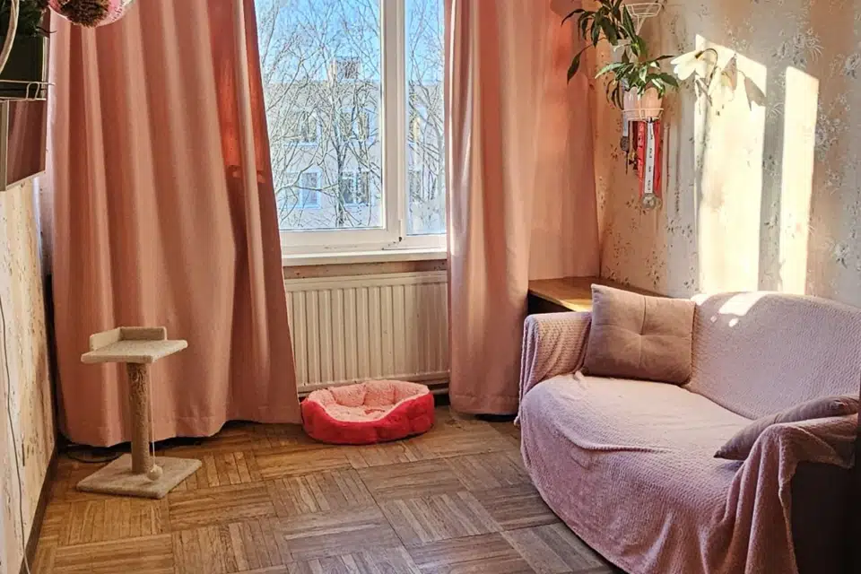Продаётся 4-комнатная квартира, 48.9 м²