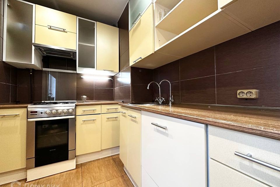Продаётся 3-комнатная квартира, 65.9 м²