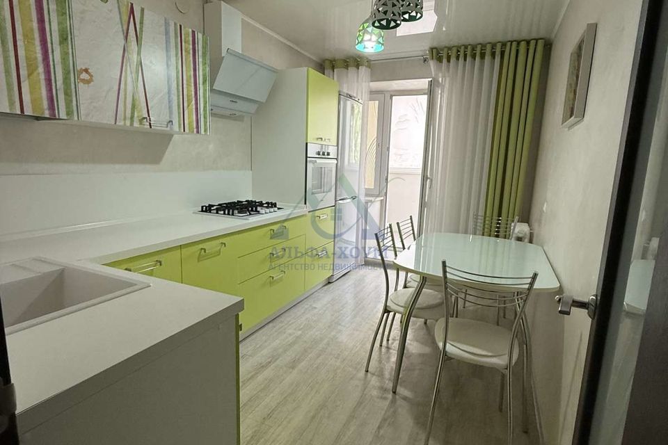 Сдаётся 2-комнатная квартира, 65 м²