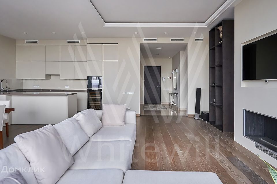 Продаётся 4-комнатная квартира, 142 м²