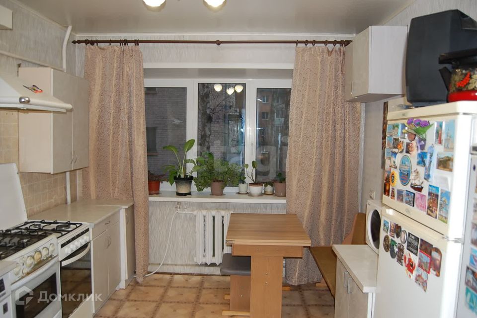Продаётся 5-комнатная квартира, 105.7 м²
