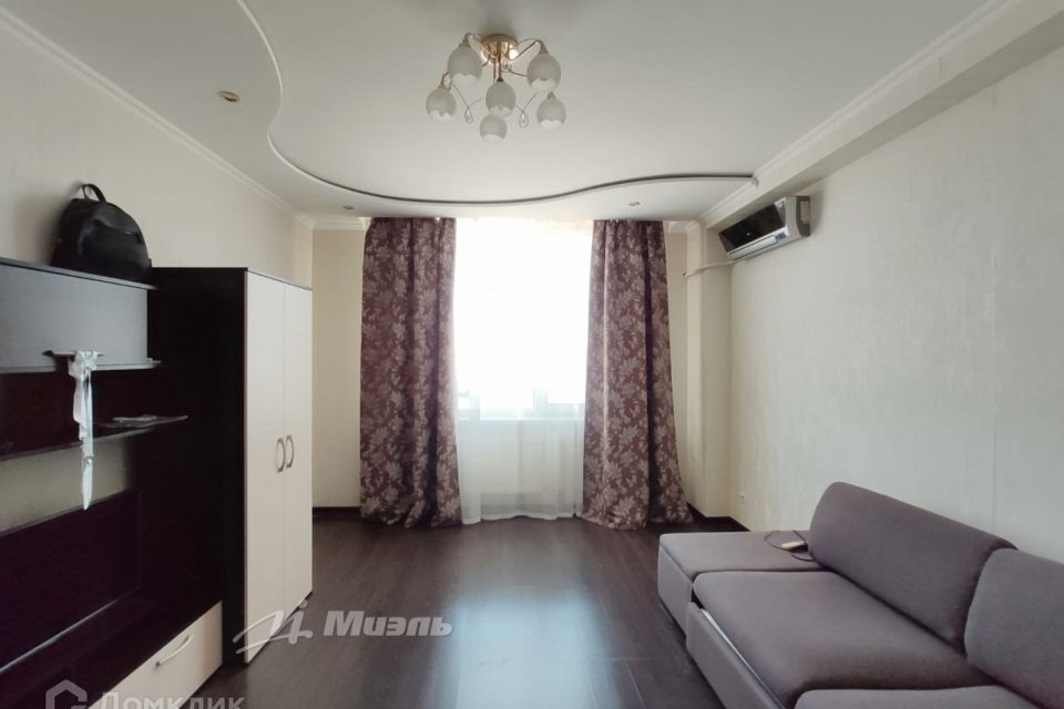 Продаётся 2-комнатная квартира, 56.4 м²
