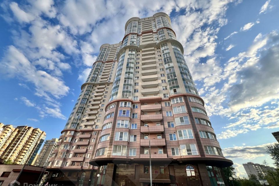 Продаётся 3-комнатная квартира, 133 м²