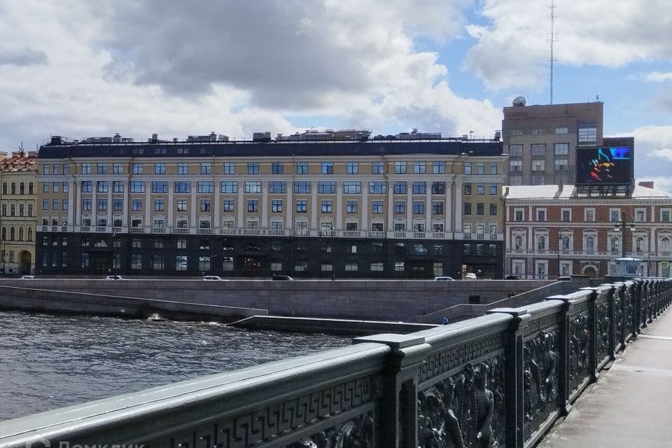 Продаётся 3-комнатная квартира, 132.5 м²