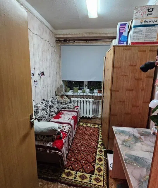 Продаётся 3-комнатная квартира, 40.7 м²