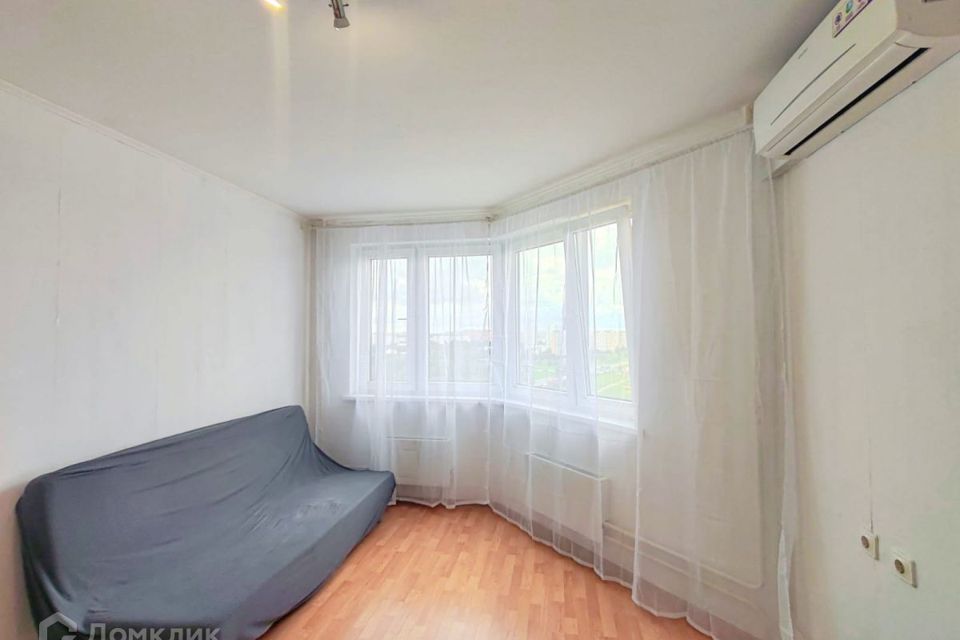 Продаётся 1-комнатная квартира, 42 м²