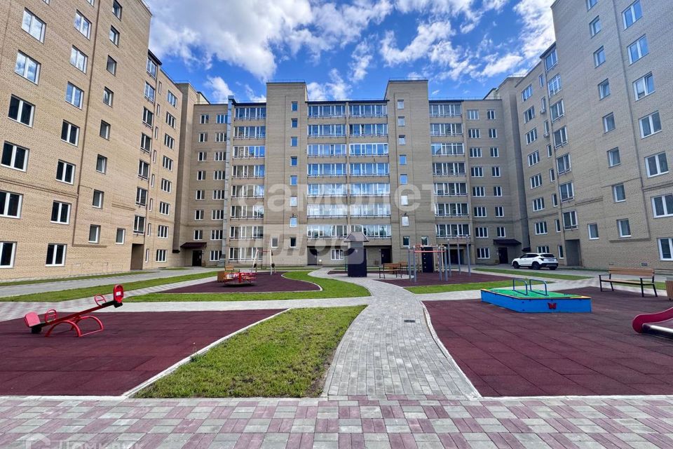 Продаётся 3-комнатная квартира, 124.7 м²