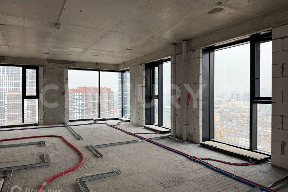 Продаётся 4-комнатная квартира, 114 м²