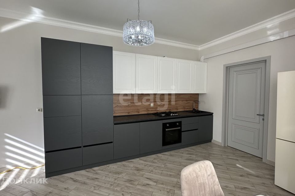 Продаётся 3-комнатная квартира, 127 м²