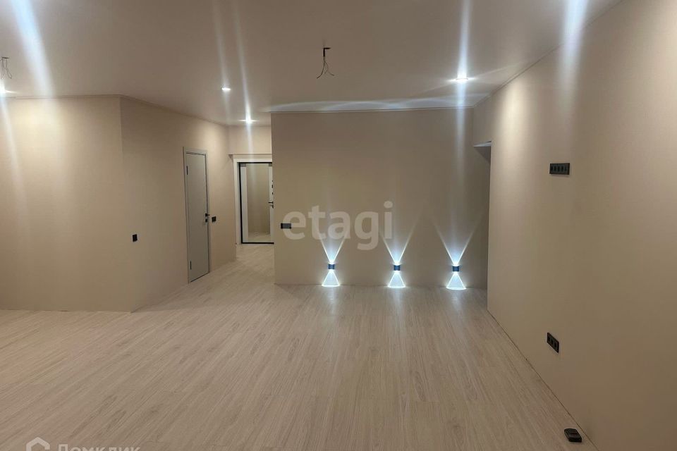 Продаётся 3-комнатная квартира, 107 м²