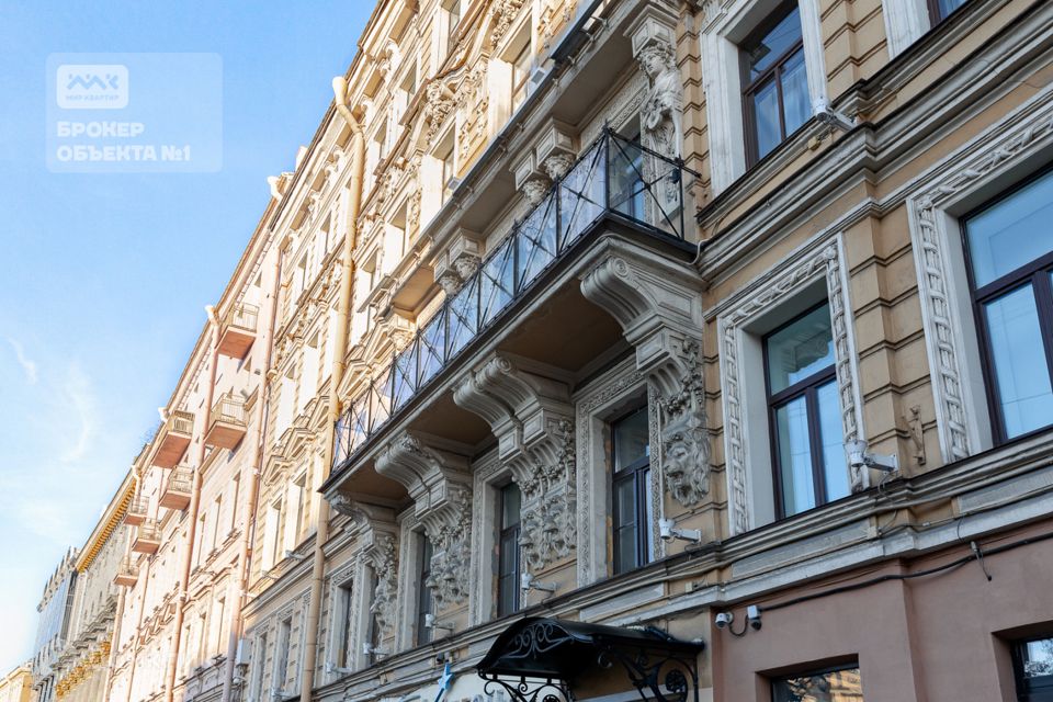 Продаётся 3-комнатная квартира, 177 м²