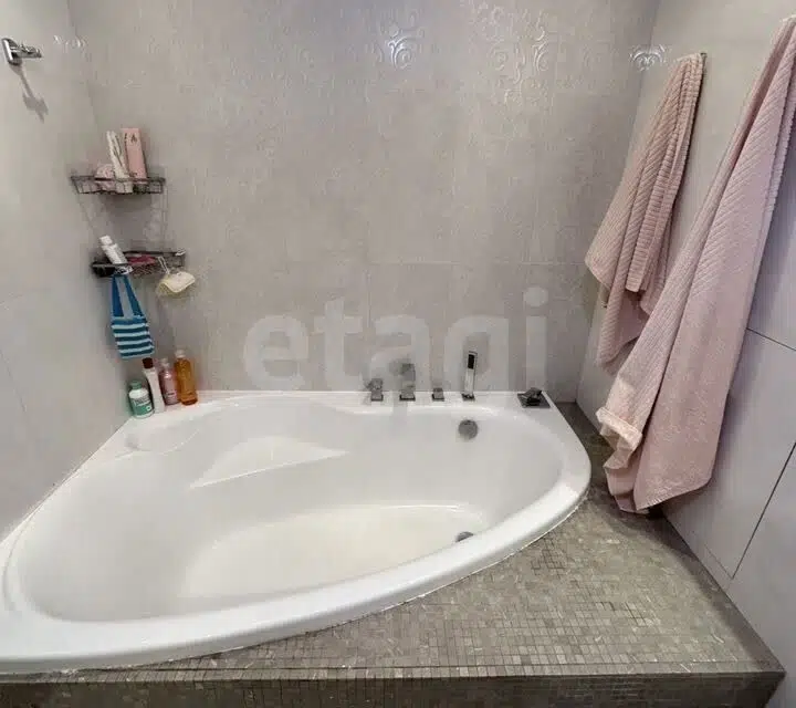 Продаётся 3-комнатная квартира, 75 м²