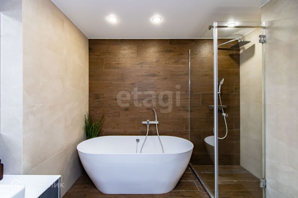 Продаётся 2-комнатная квартира, 81 м²