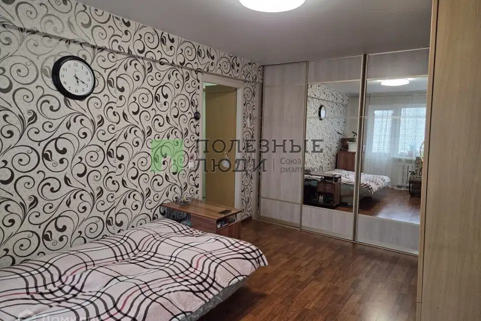 Продаётся 4-комнатная квартира, 58.6 м²