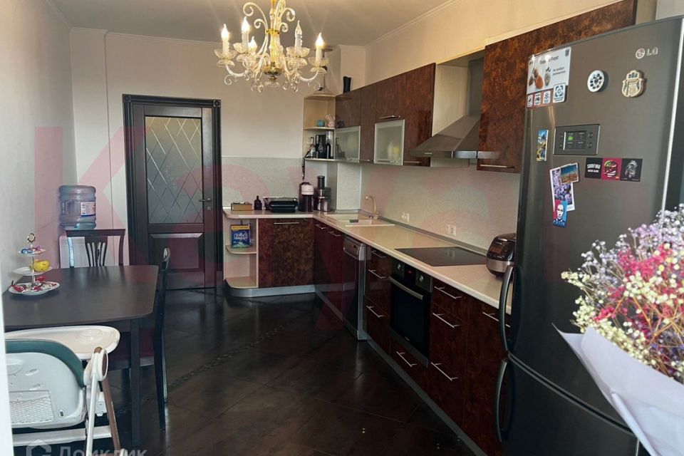 Сдаётся 2-комнатная квартира, 75 м²
