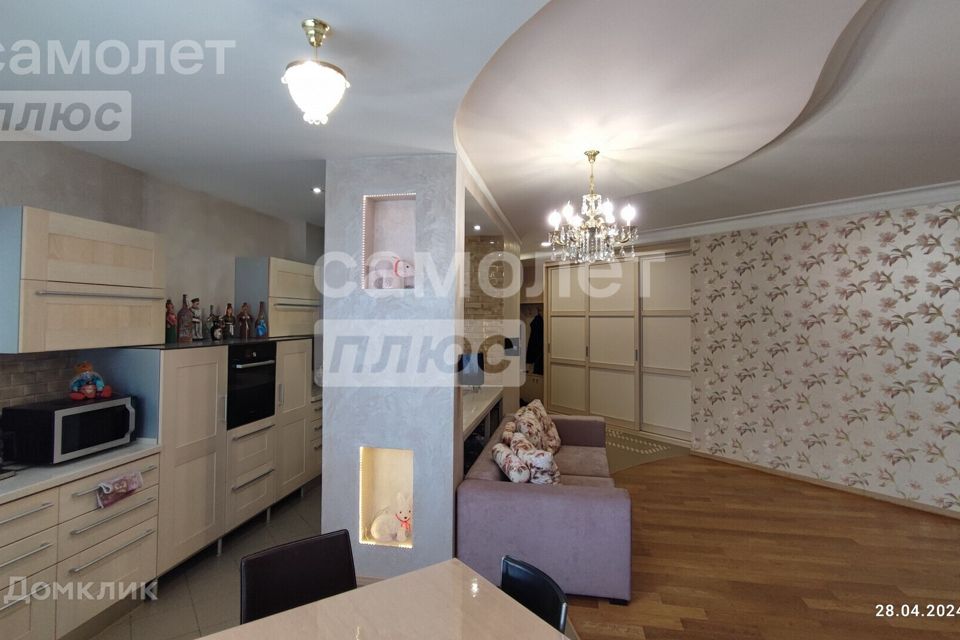 Продаётся 3-комнатная квартира, 105.4 м²