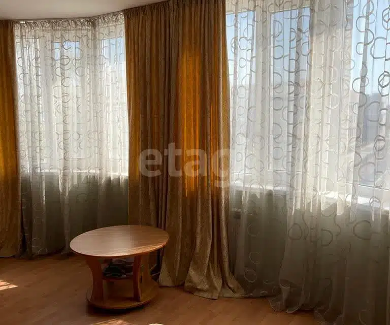 Продаётся 1-комнатная квартира, 52.1 м²
