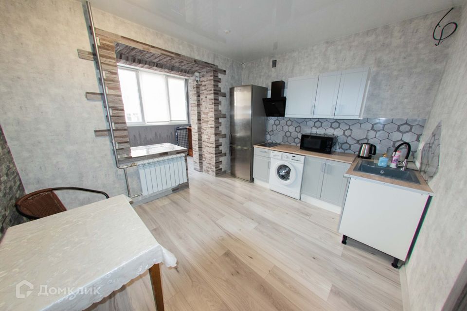 Сдаётся 1-комнатная квартира, 42 м²