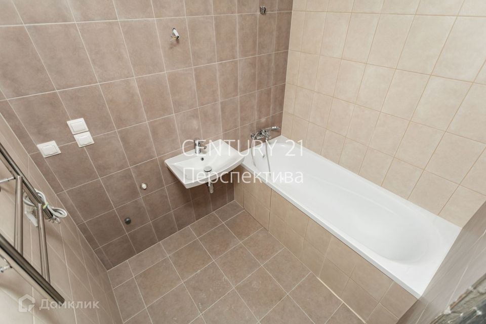Продаётся 4-комнатная квартира, 101.3 м²