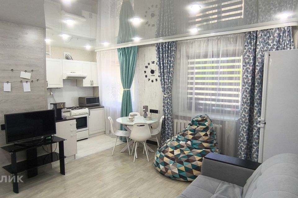 Продаётся 3-комнатная квартира, 41.6 м²