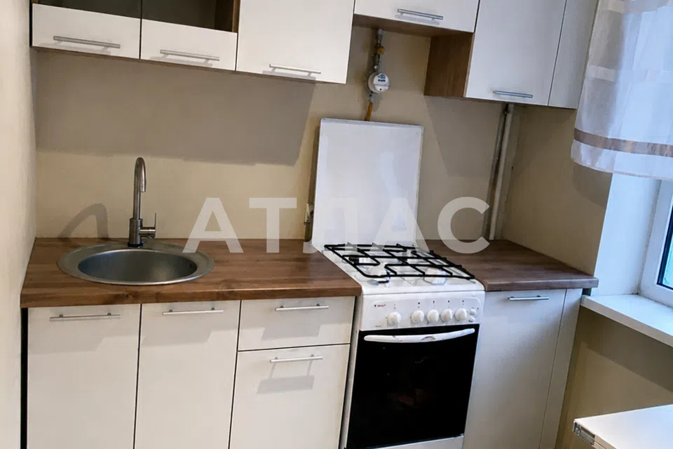 Продаётся 3-комнатная квартира, 51.7 м²