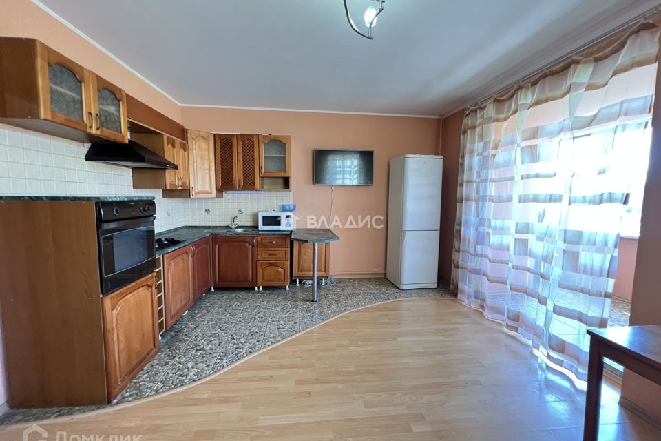 Сдаётся 2-комнатная квартира, 67.6 м²