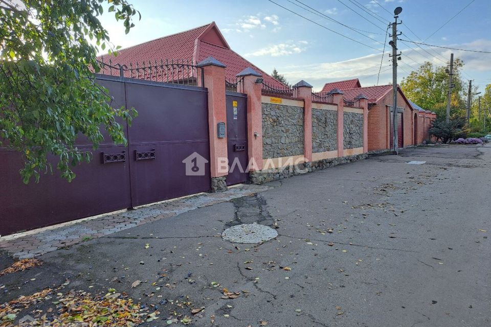 Продаётся 2-этажный дом, 195 м²