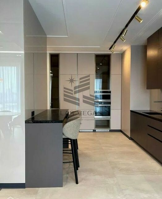 Сдаётся 3-комнатная квартира, 150 м²