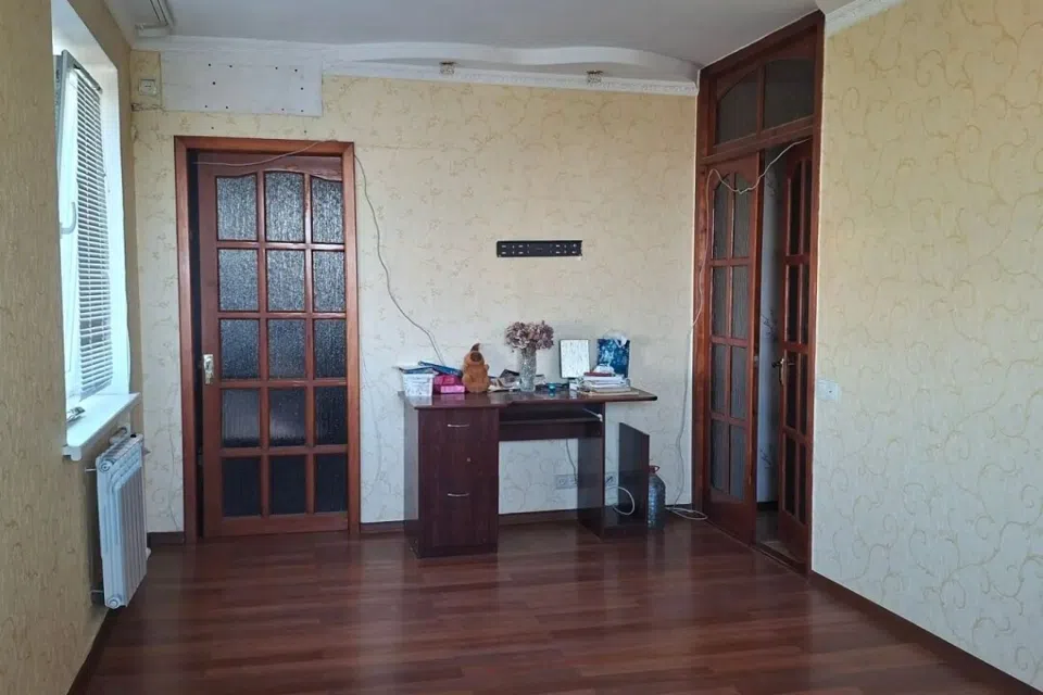 Продаётся 3-комнатная квартира, 57.3 м²