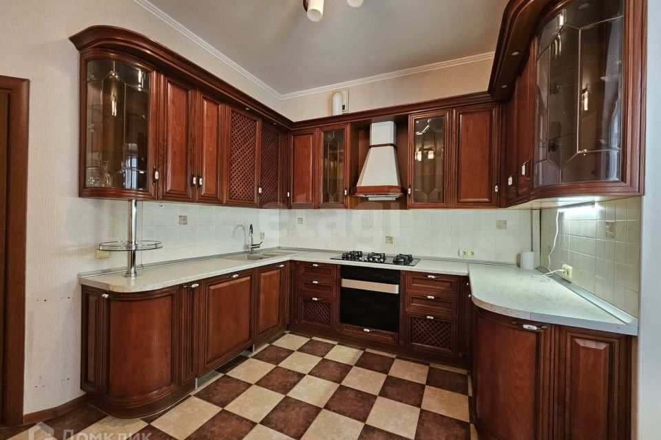 Продаётся 4-комнатная квартира, 124.5 м²