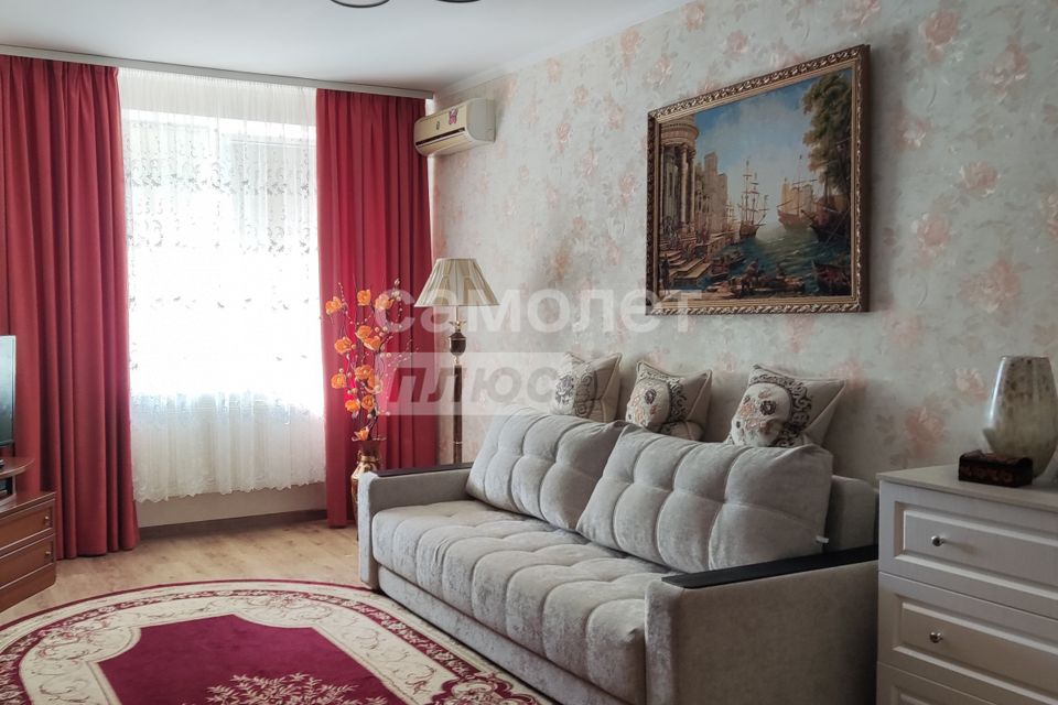 Продаётся 1-комнатная квартира, 50.1 м²