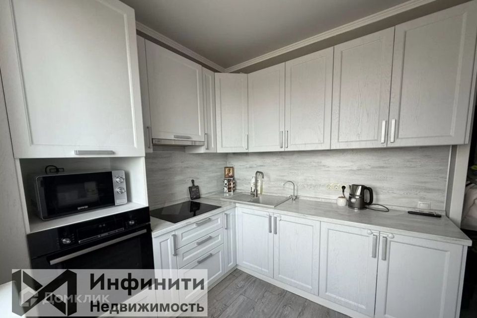 Продаётся 1-комнатная квартира, 42.3 м²
