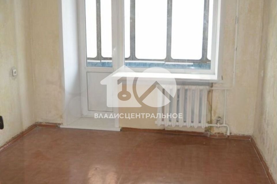 Продаётся 4-комнатная квартира, 59.8 м²