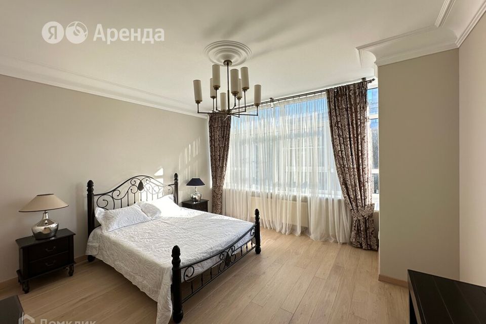 Сдаётся 2-комнатная квартира, 90 м²