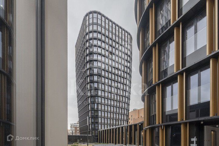 Продаётся 3-комнатная квартира, 141.7 м²