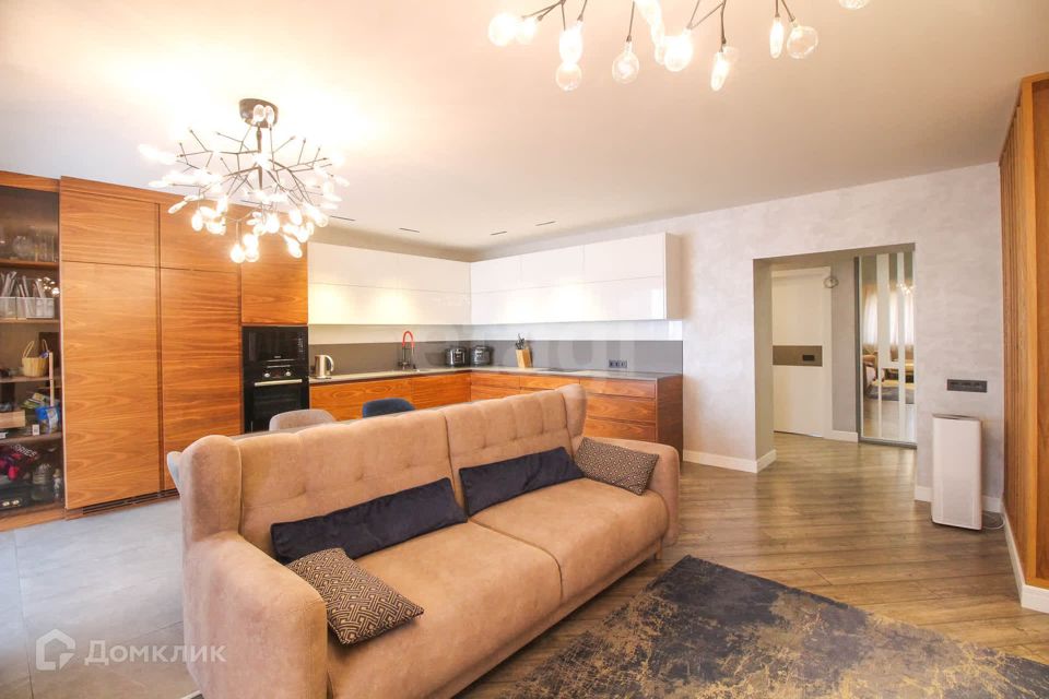 Продаётся 6-комнатная квартира, 170 м²