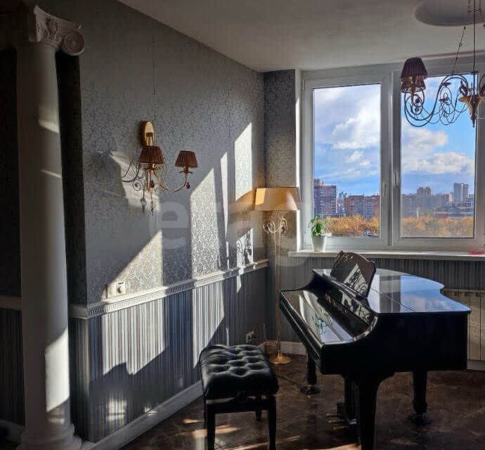 Продаётся 6-комнатная квартира, 233.6 м²