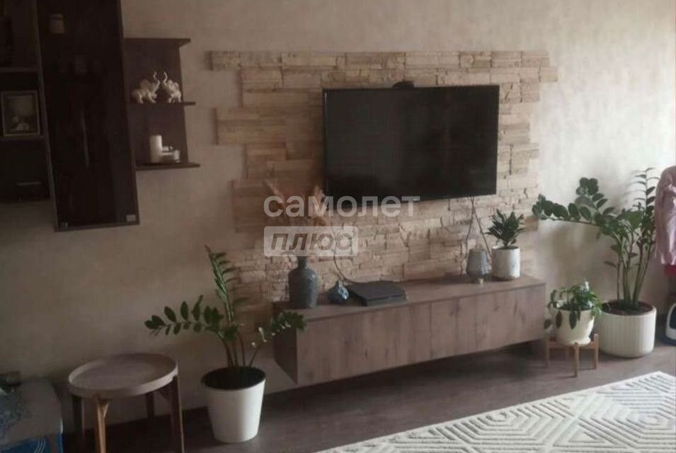 Продаётся 4-комнатная квартира, 68.7 м²