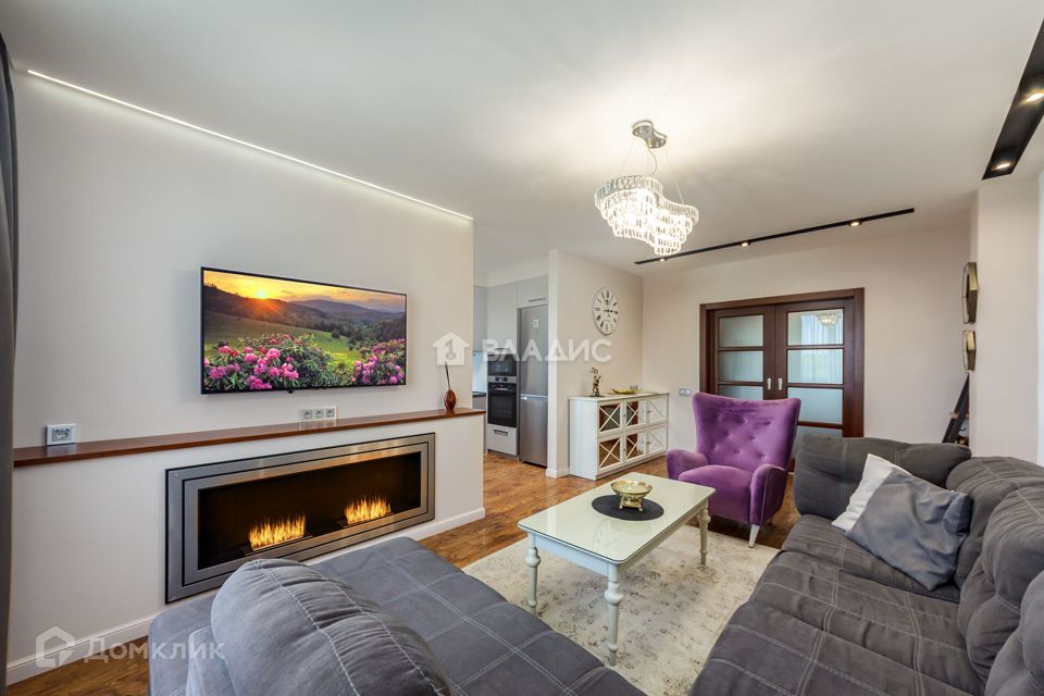 Продаётся 3-комнатная квартира, 100 м²