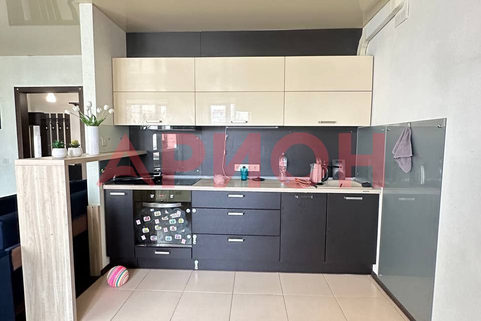 Продаётся 1-комнатная квартира, 56.7 м²