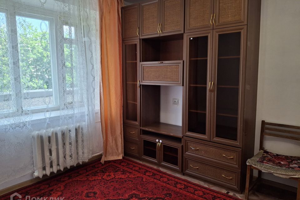 Сдаётся комната в 4-комн. квартире, 100 м²